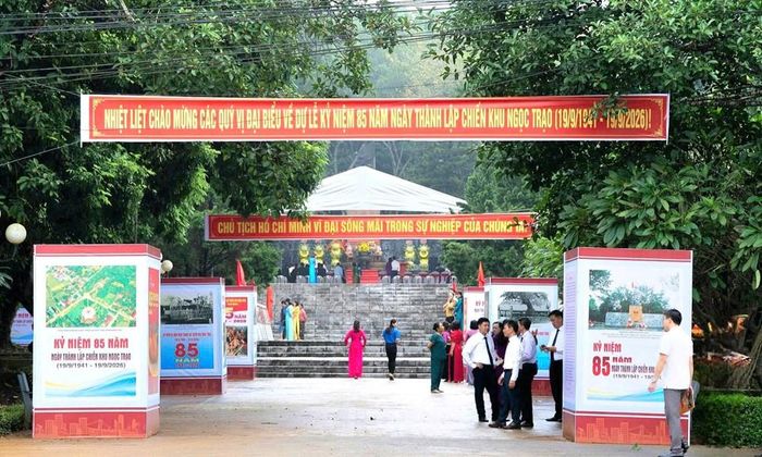 Triển lãm ảnh “Chiến khu Ngọc Trạo - khúc tráng ca bất diệt” giới thiệu hơn 150 hình ảnh, tư liệu