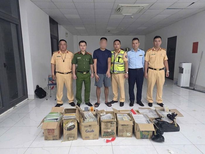 Cơ quan chức năng thu giữ tang vật tại hiện trường