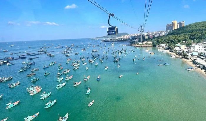 Du lịch biển Việt Nam có sức cạnh tranh lớn khi biết phát huy giá trị cảnh quan và văn hóa (Ảnh: TRANG ANH)