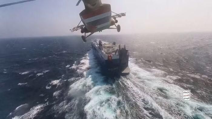Lực lượng vũ trang Yemen cho biết đã chặn tàu có liên quan đến Israel di chuyển qua eo biển Bab al-Mandab trên Biển Đỏ. (Ảnh: IRNA/TTXVN)