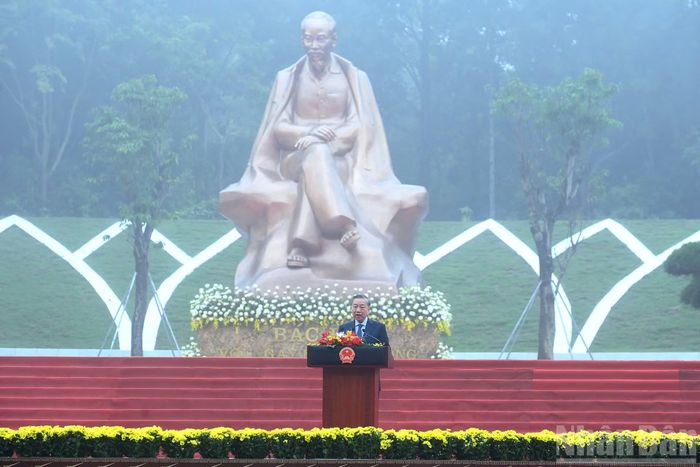 Tổng Bí thư, Chủ tịch nước Tô Lâm phát biểu tại Lễ kỷ niệm 72 năm Ngày Bác Hồ về thăm Đền Hùng và khánh thành Tượng đài “Bác Hồ với ngày hội non sông”. (Ảnh: ĐĂNG KHOA)