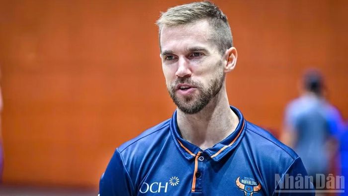 Huấn luyện viên Matt Van Pelt của Hanoi Buffaloes. (Ảnh: THÀNH ĐẠT)