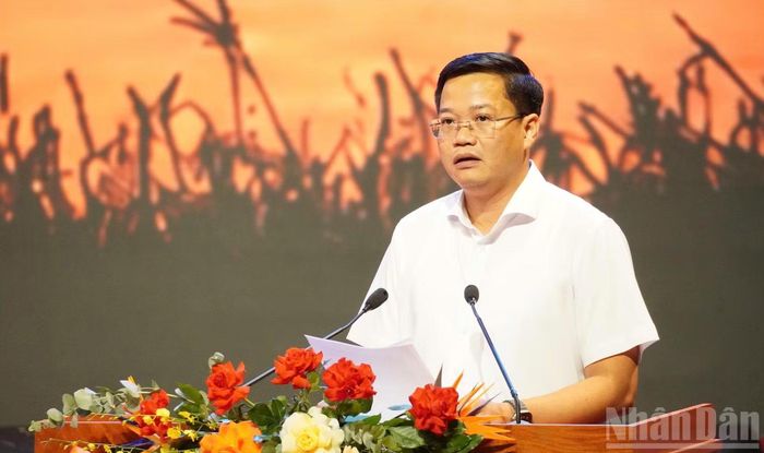 Phó Bí thư Tỉnh ủy, Chủ tịch Ủy ban nhân dân tỉnh Quảng Ngãi Nguyễn Đức Tâm phát biểu tại chương trình. (Ảnh: HIỂN CỪ)