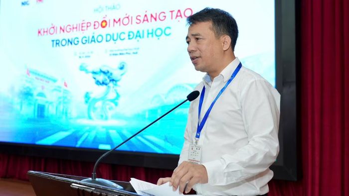 Phó Chủ tịch Ủy ban nhân dân thành phố Huế Trần Hữu Thùy Giang phát biểu tại hội thảo.
