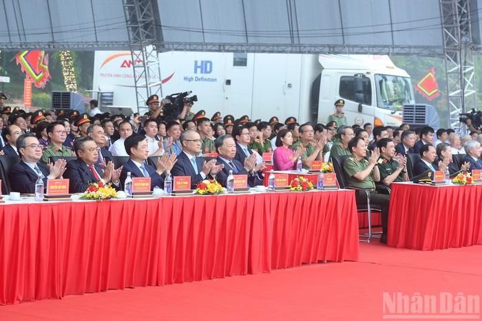 Tổng Bí thư, Chủ tịch nước Tô Lâm và các đại biểu dự Lễ kỷ niệm 72 năm Ngày Bác Hồ về thăm Đền Hùng và khánh thành Tượng đài “Bác Hồ với ngày hội non sông”.