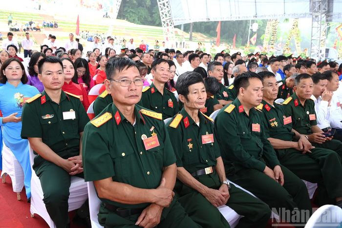 Các đại biểu tham dự lễ kỷ niệm.
