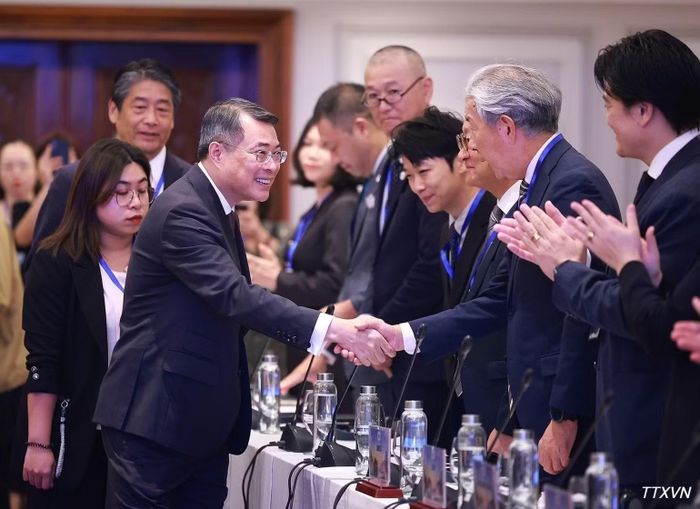 Thủ tướng Chính phủ Lê Minh Hưng làm việc với các doanh nghiệp Nhật Bản tại thành phố Huế ngày 6/9/2026. (Ảnh: TTXVN)