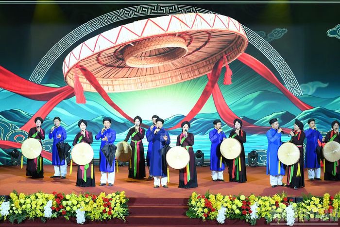 Chương trình nghệ thuật tại buổi lễ.