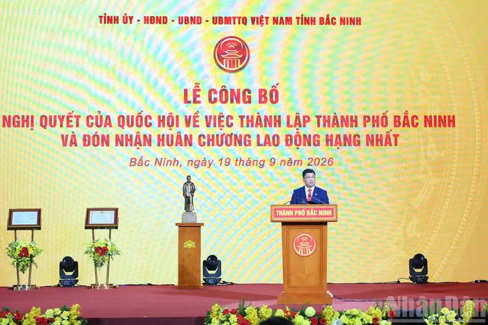 Đồng chí Nguyễn Hồng Thái, Ủy viên Trung ương Đảng, Bí thư Thành ủy Bắc Ninh phát biểu tiếp thu ý kiến chỉ đạo của Tổng Bí thư, Chủ tịch nước Tô Lâm.
