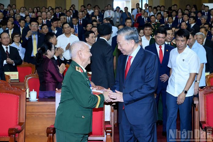  Tổng Bí thư, Chủ tịch nước Tô Lâm và các đại biểu dự Lễ công bố Nghị quyết của Quốc hội về việc thành lập thành phố Bắc Ninh﻿ và đón nhận Huân chương Lao động hạng Nhất. 