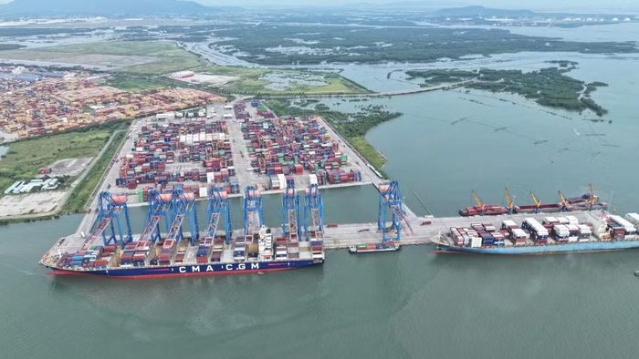 Tàu container cập cảng ở Cái Mép-Thị Vải. (Ảnh: Doanh nghiệp cung cấp)