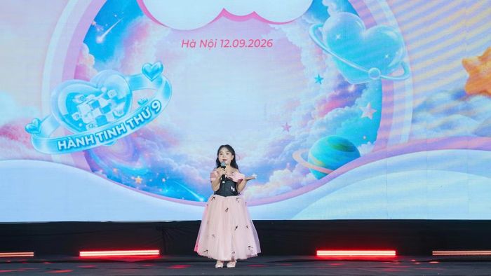 Còn nhỏ tuổi nhưng Thiên An rất tự tin trên sân khấu.
