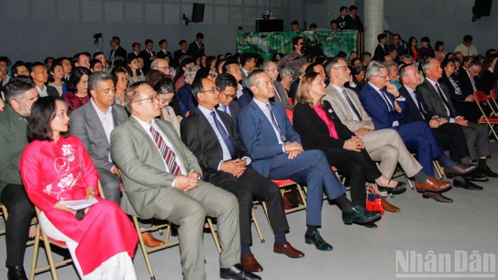 Lễ kỷ niệm cũng là dịp để tôn vinh tình hữu nghị, sự sẻ chia và mối quan hệ gắn bó Việt Nam-Pháp. (Ảnh: TRUNG HƯNG)