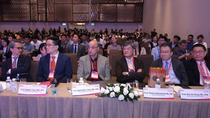  Đông đảo các chuyên gia quốc tế tham dự hội nghị. (Ảnh: Lê Việt) 