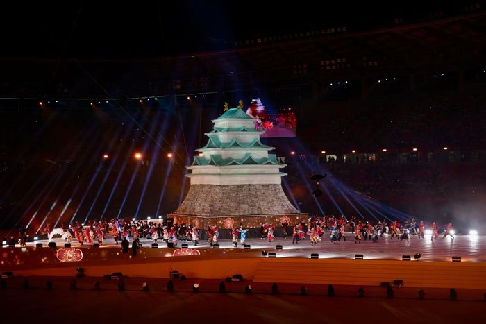 Lâu đài Nagoya, biểu tượng của Thành phố Nagoya, nơi đăng cai Asian Games 20, trong lễ khai mạc. Ảnh: Theanh28