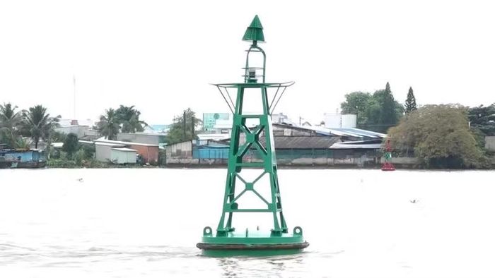 Từ nay đến 22/9, mực nước trên sông Hậu và các tuyến kênh chính được dự báo tiếp tục duy trì trên báo động III. (Ảnh: VĂN ÚT)