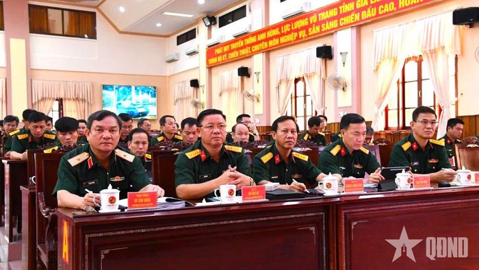  Các đại biểu dự hội nghị.  