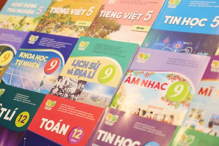 Sách giáo khoa "Kết nối tri thức với cuộc sống". Ảnh: vietnamnet.vn