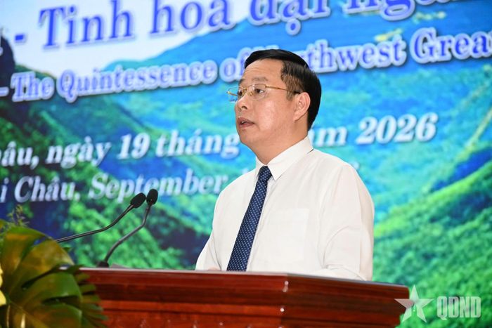  Phó bí thư Tỉnh ủy, Chủ tịch UBND tỉnh Lai Châu Hà Quang Trung phát biểu chào mừng hội thảo. 