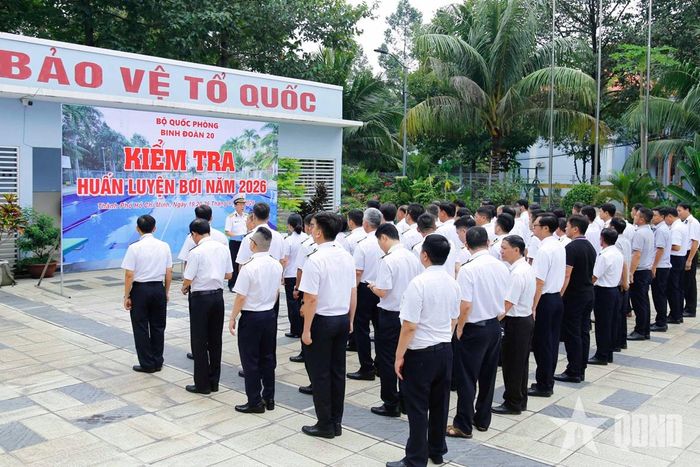  Thượng tá Phùng Huy Trung, Phó tham mưu trưởng Binh đoàn 20 quán triệt nội dung kiểm tra. 