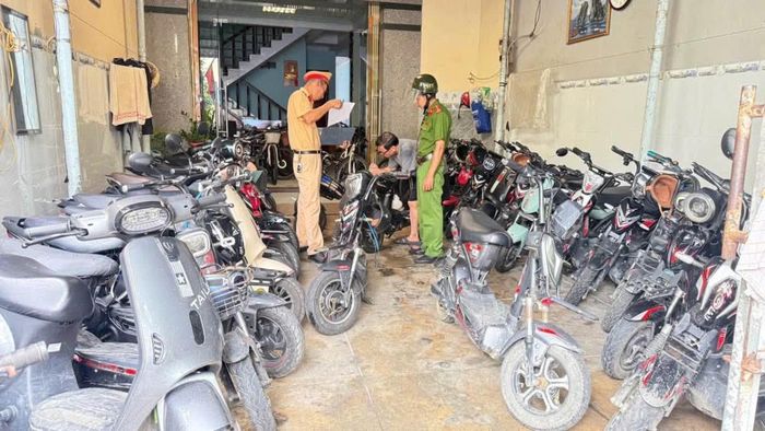 Kiểm tra các điểm trông giữ xe tại các trường học và cho chủ trông giữ xe ký cam kết.