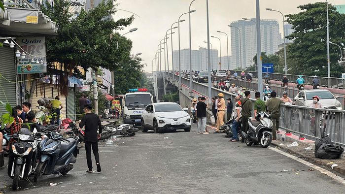  Công an TPHCM phong tỏa hiện trường, khám nghiệm điều tra. Ảnh: HT 