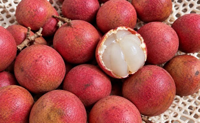  Múi dâu mọng nước, có vị chua thanh. Ảnh: NGUYỄN TRANG 