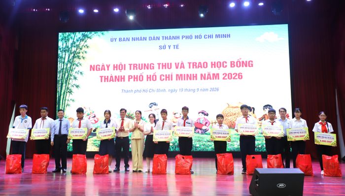  Thiếu nhi có hoàn cảnh khó khăn được nhận suất bảo trợ dài hạn 