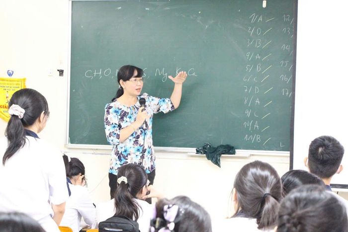 Giáo dục mũi nhọn đứng trước nhiều thách thức khi AI phát triển mạnh mẽ