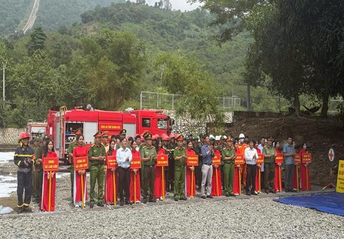  Các lực lượng, phương tiện tham gia thực tập phương án chữa cháy, cứu nạn, cứu hộ tại Nhà máy Thủy điện Đa Nhim 