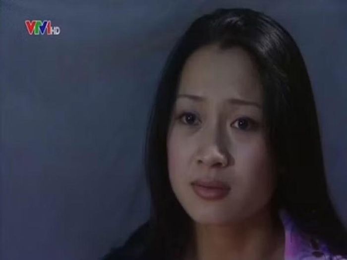 Thu Nga vào vai Thương - cô sinh viên ngành tiếng Trung xinh đẹp, hiền lành, dịu dàng nhưng khá lận đận với công việc sau khi ra trường. Cùng với Nhung và Nguyệt, Thương là một trong ba nhân vật nữ trung tâm của “Phía trước là bầu trời”. Ảnh: VTV.