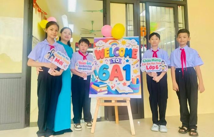 Học sinh lớp 6A1, Trường THCS Sơn Tây, phường Sơn Tây, Hà Nội. Ảnh: Đình Tuệ