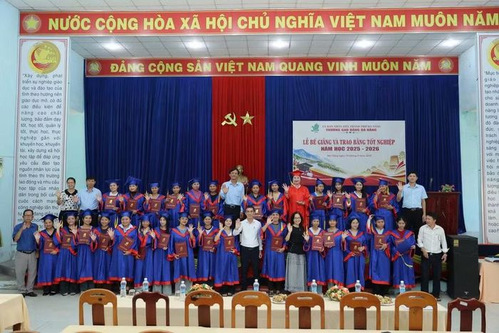 Lễ tốt nghiệp bắt đầu hành trình trưởng thành, lập thân, lập nghiệp của mỗi học sinh.