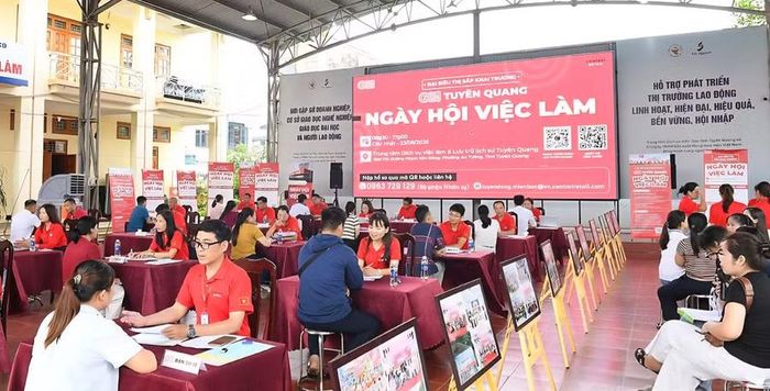 Người dân có cơ hội việc làm ngay tại quê hương.