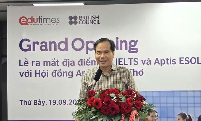 Ông Nguyễn Phúc Tăng, Phó Giám đốc Sở GD&ĐT TP Cần Thơ phát biểu tại buổi lễ.