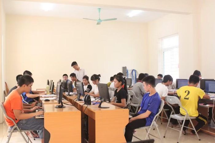 Học sinh Trường Trung cấp nghề Thanh, Thiếu niên khuyết tật, đặc biệt khó khăn Thanh Hóa.