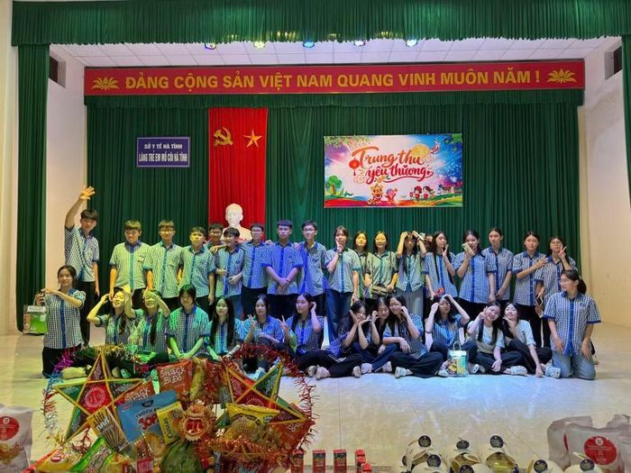 Những hành động chia sẻ yêu thương góp phần xây nên những hạt mầm tươi đẹp của các em học sinh trong hành trình trưởng thành.