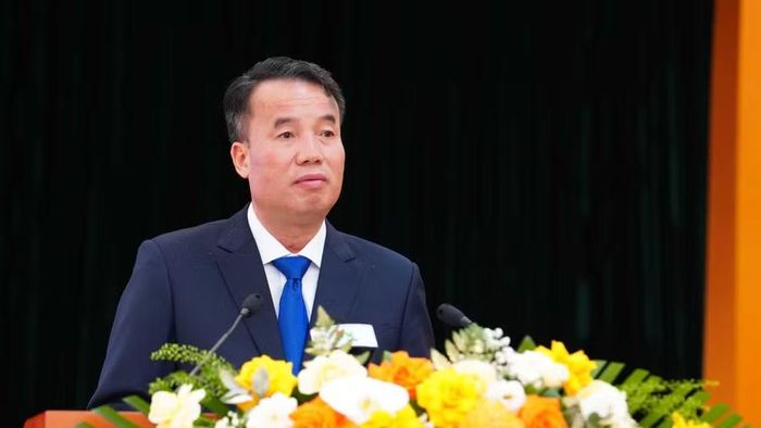 Tân Chủ tịch UBND tỉnh Thái Nguyên Nguyễn Thế Mạnh phát biểu nhận nhiệm vụ.
