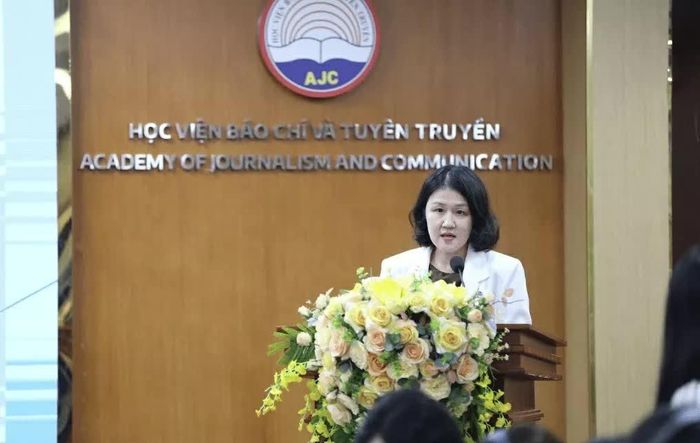 Bà Sinwon Park, Giám đốc Văn phòng ILO tại Việt Nam, phát biểu tại tọa đàm. (Nguồn: ILO)