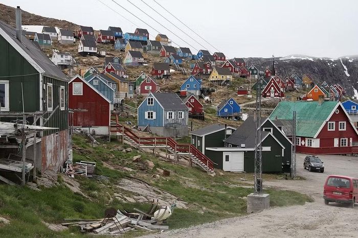 Những ngôi nhà đầy màu sắc tại Upernavik, Greenland. Ảnh: CC/Wiki