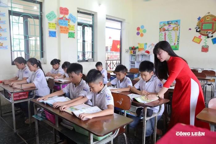Bộ GD&ĐT đề xuất hiệu trưởng trường THPT được hưởng phụ cấp hệ số 0,70, hiệu trưởng trường mầm non được hưởng hệ số 0,50.