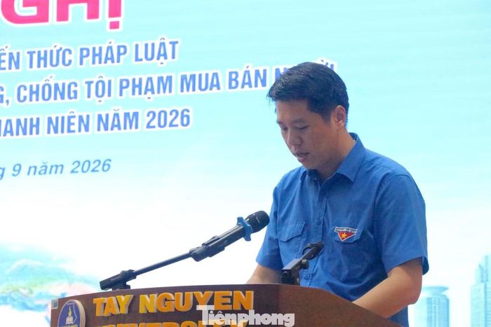 Anh Nguyễn Thao Giang - Phó Bí thư Tỉnh Đoàn Đắk Lắk phát biểu tại hội nghị.