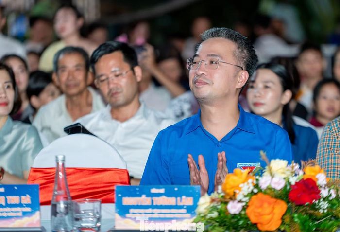 Đến tham dự chương trình có anh Nguyễn Tường Lâm - Bí thư Trung ương Đoàn, Chủ nhiệm Ủy ban kiểm tra Trung ương Đoàn cùng đại diện lãnh đạo chính quyền thành phố Quảng Ninh.