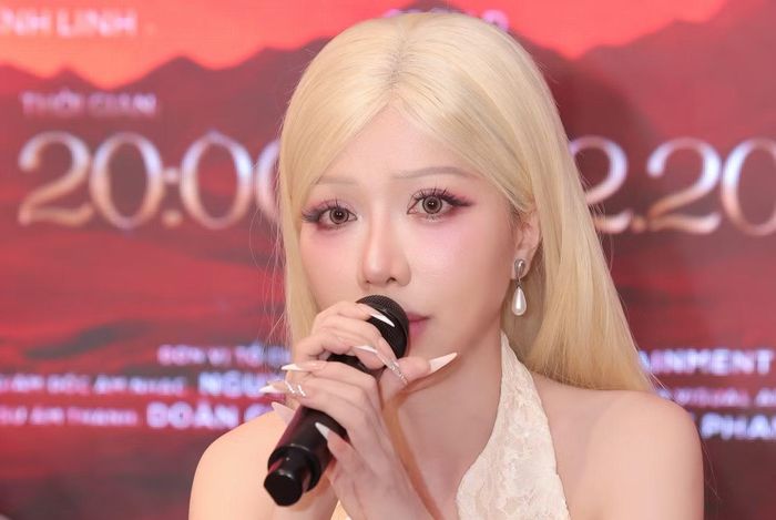 Phùng Khánh Linh là khách mời trong concert của Tùng Dương. Ảnh: Mạnh Nguyễn