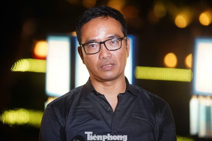  Theo tác giả Trương Quốc Toàn, ý tưởng của bộ phim được xây dựng từ hành trình của một ngôi trường, từ quá trình hình thành, phát triển, đào tạo con người và đưa những thế hệ học trò trưởng thành phụng sự đất nước. Chia sẻ với phóng viên Tiền Phong, ông Trương Quốc Toàn cho biết trong tác phẩm này, công nghệ là phương tiện kể câu chuyện về di sản, bản sắc văn hóa. 