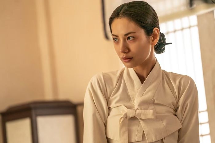  Nana có nhiều cảnh táo bạo ở The Scandal. 