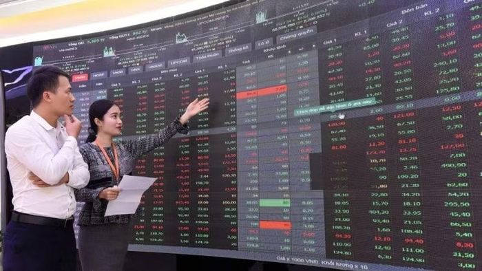 Tận dụng sự kiện FTSE Russell nâng hạng thị trường chứng khoán Việt Nam để tiếp tục nâng cao chất lượng của thị trường. Ảnh: VGP.