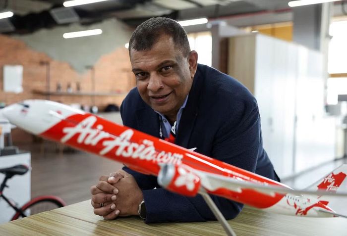 Ông Tony Fernandes - đồng sáng lập kiêm cố vấn AirAsia Group - phủ nhận tìm gói cứu trợ.