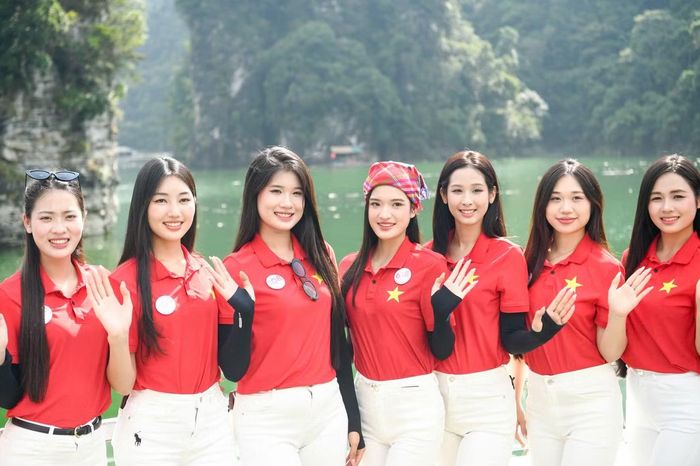 Nhiều thí sinh chia sẻ họ thích thú khi lần đầu được trải nghiệm đi thuyền giữa hồ, khám phá thác nước, núi rừng và tìm hiểu câu chuyện văn hóa tại địa phương. Mỗi chuyến đi giúp họ có thêm kiến thức, đồng thời mở rộng góc nhìn về thiên nhiên, con người và văn hóa Việt Nam.