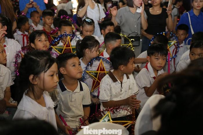 Tiết mục văn nghệ của các em thiếu nhi tại chương trình